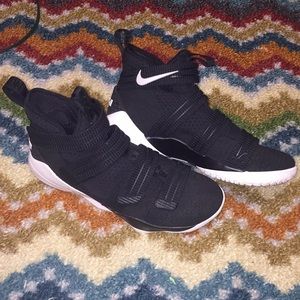 Nike | Lebron Soldier 11